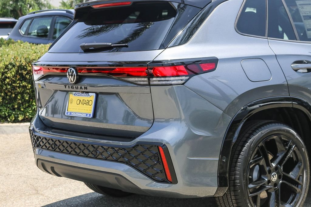 New 2026 Gray Volkswagen 2.0T SE R-Line Black image 9
