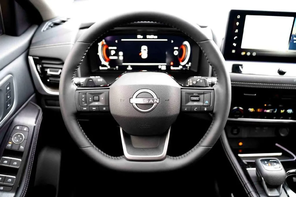 New 2026 Gold Nissan Platinum image 21