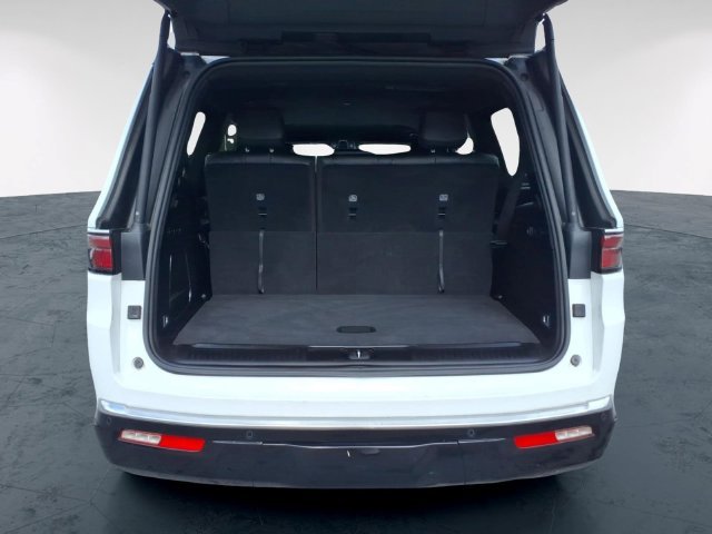 Used 2024 White Jeep Series II image 11