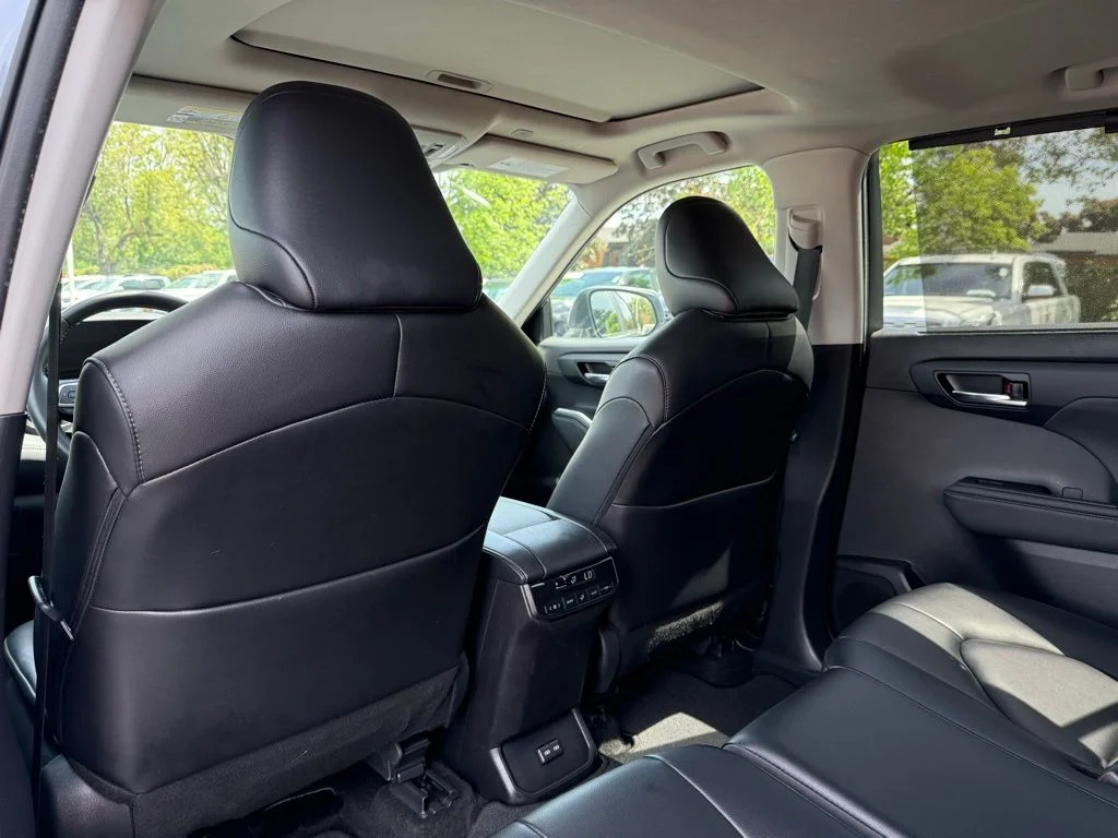 Certified Used 2024  Toyota XLE image 17