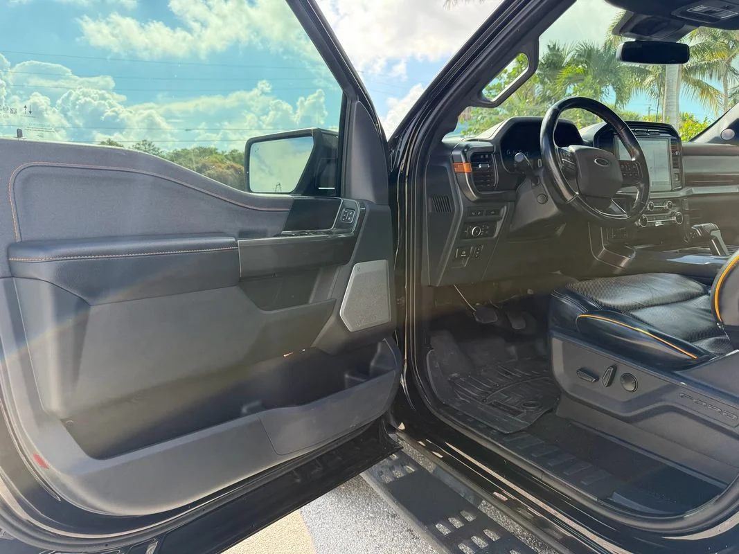 Used 2022  Ford Tremor image 9