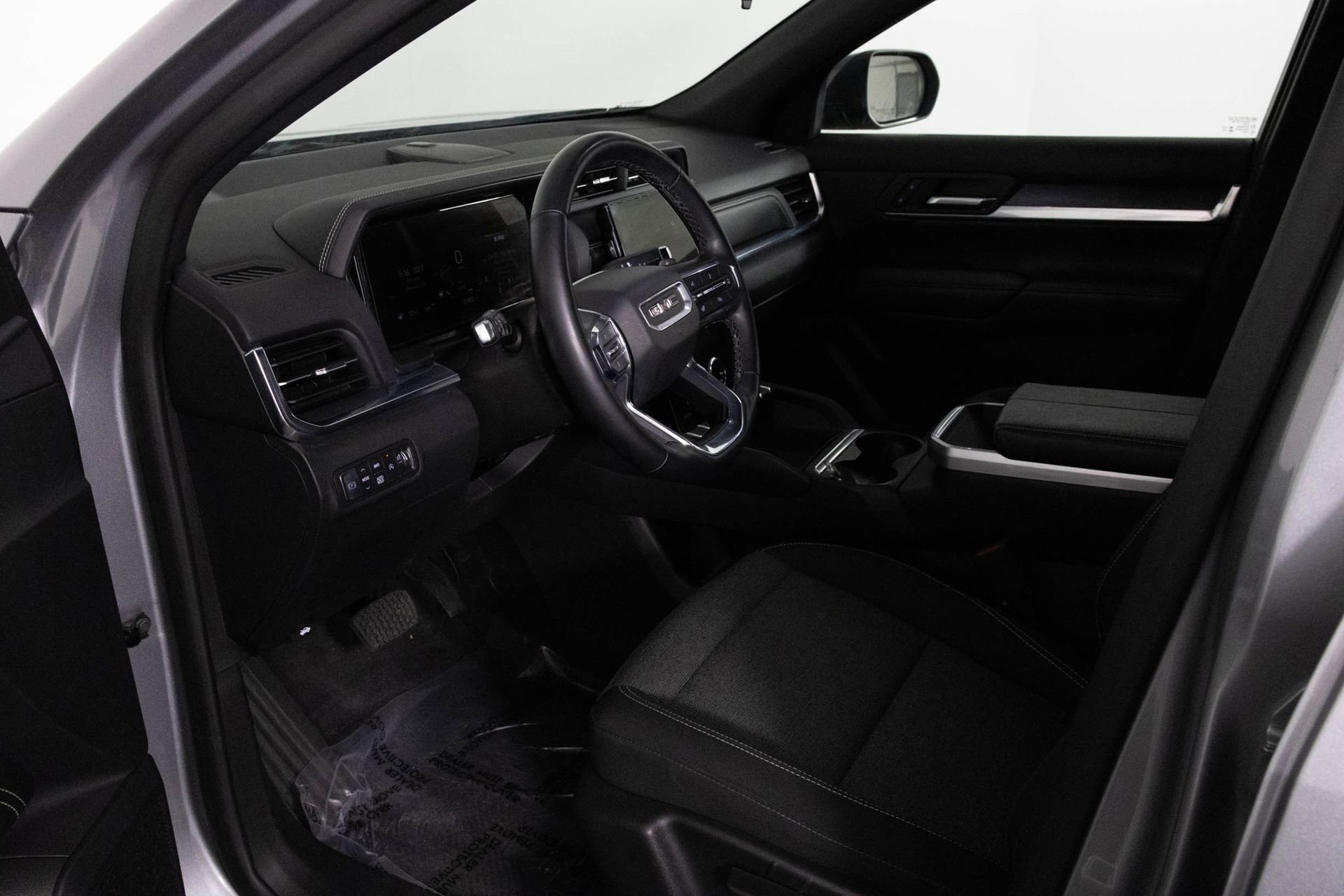 2025 GMC TERRAIN - Image 16