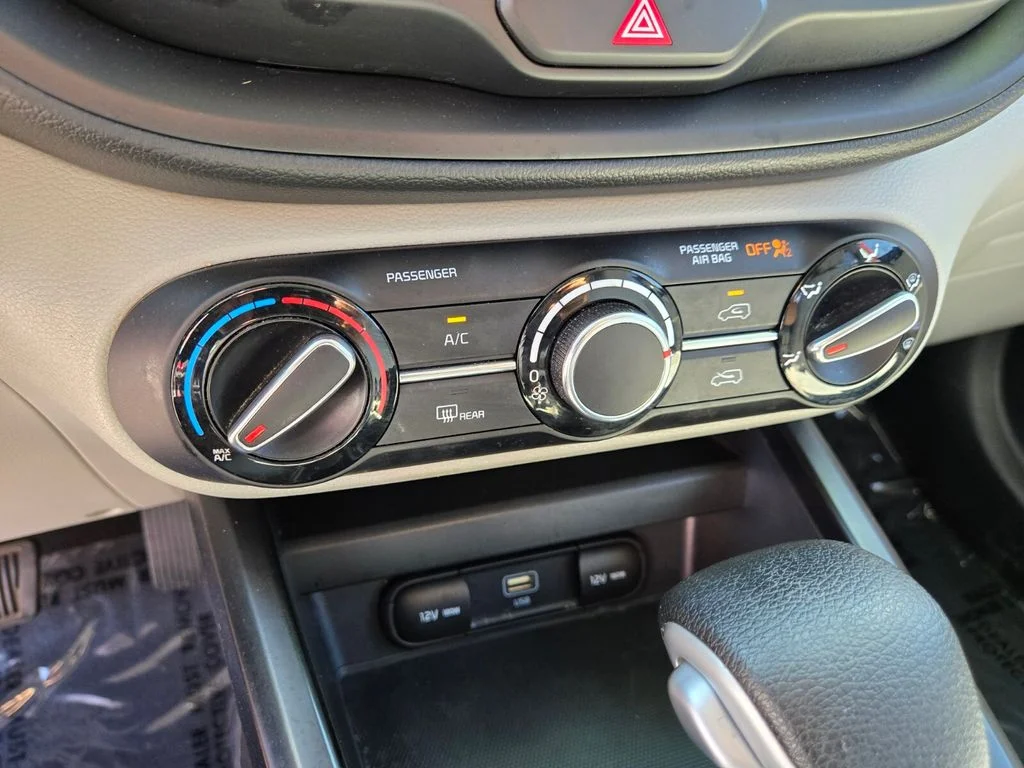 2023 Kia Soul LX - Photo 24