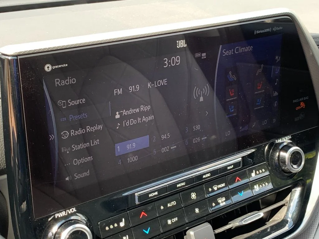 Used 2022 Black Toyota Platinum image 22