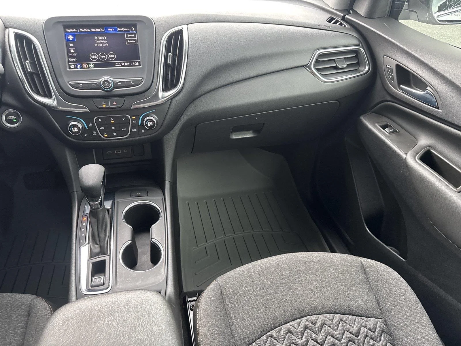 Used 2023 SUMMIT WHITE Chevrolet LT image 16