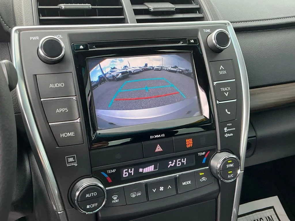 Used 2017 Silver Toyota XLE image 37