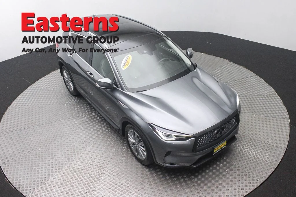 Used 2023 Gray INFINITI LUXE image 3