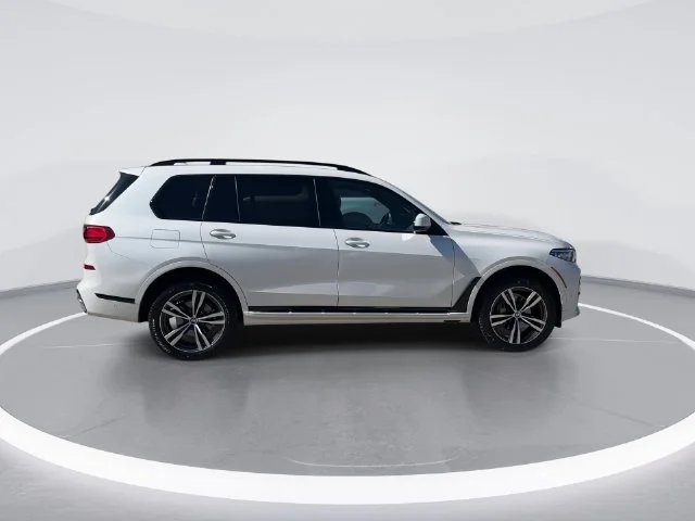 Used 2022 White BMW xDrive40i image 8