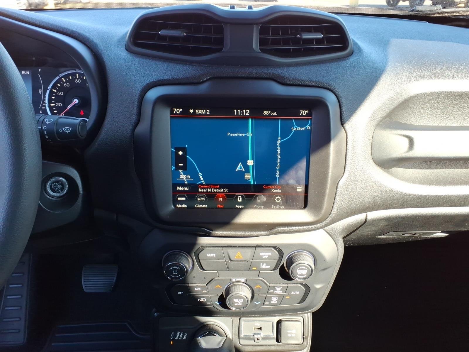 Certified Used 2023  Jeep Latitude image 23