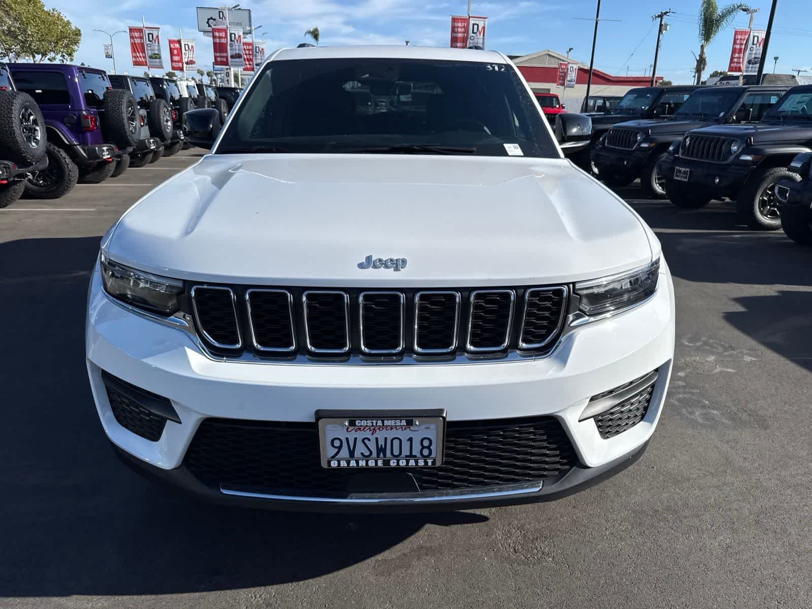Used 2025 Bright White Clearcoat Jeep Laredo X image 5