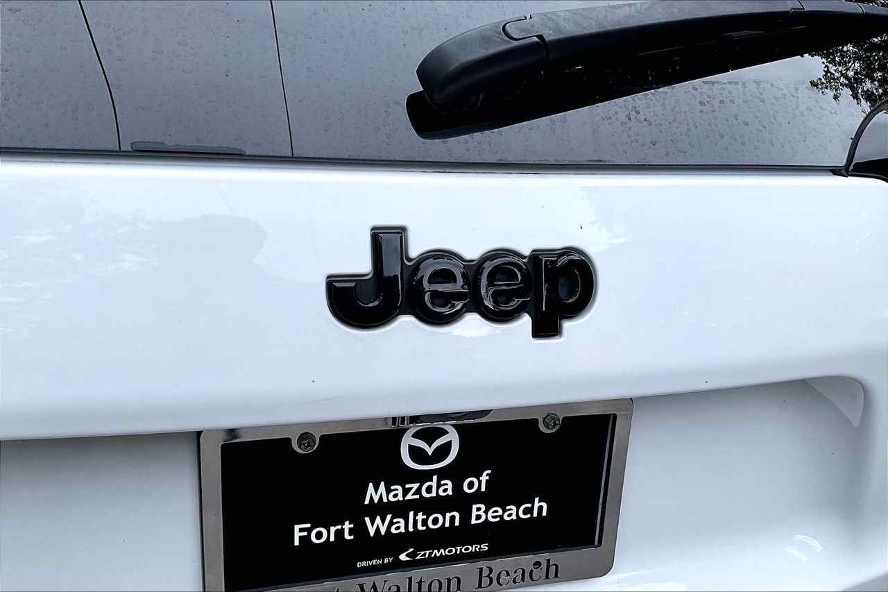 2023 Jeep Cherokee Altitude Lux - Photo 27
