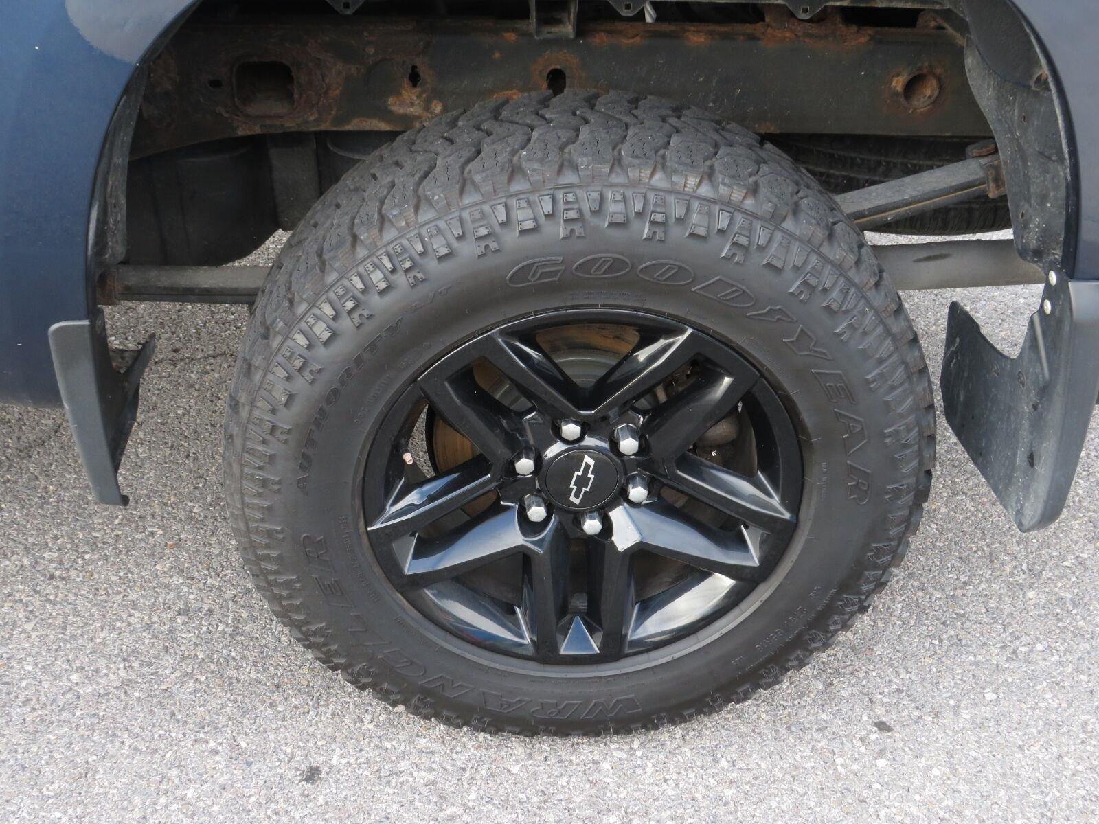 Used 2020 Northsky Blue Metallic Chevrolet Custom Trail Boss image 15