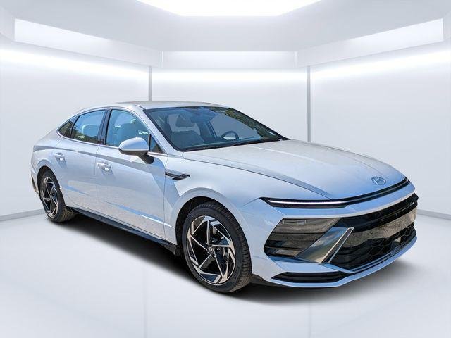 New 2026 White Hyundai SEL Sport image 1