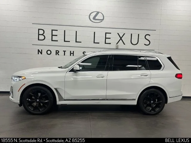 Used 2021 White BMW xDrive40i image 7