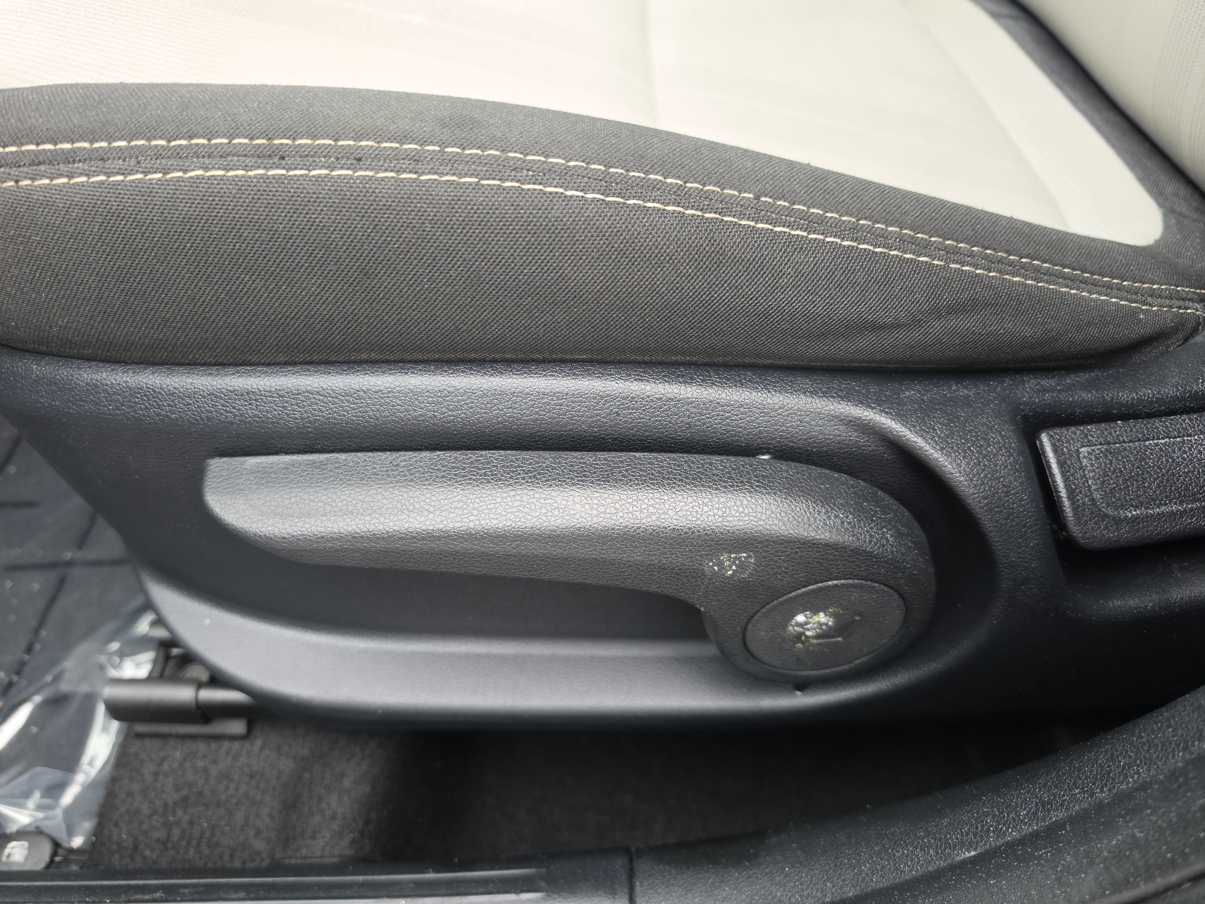 Used 2022 Black Noir Pearl Hyundai SEL image 9