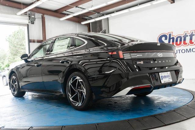 New 2026 Black Hyundai SEL Sport image 4