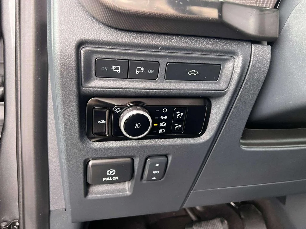 2023 Ford F-150 Platinum - Photo 18