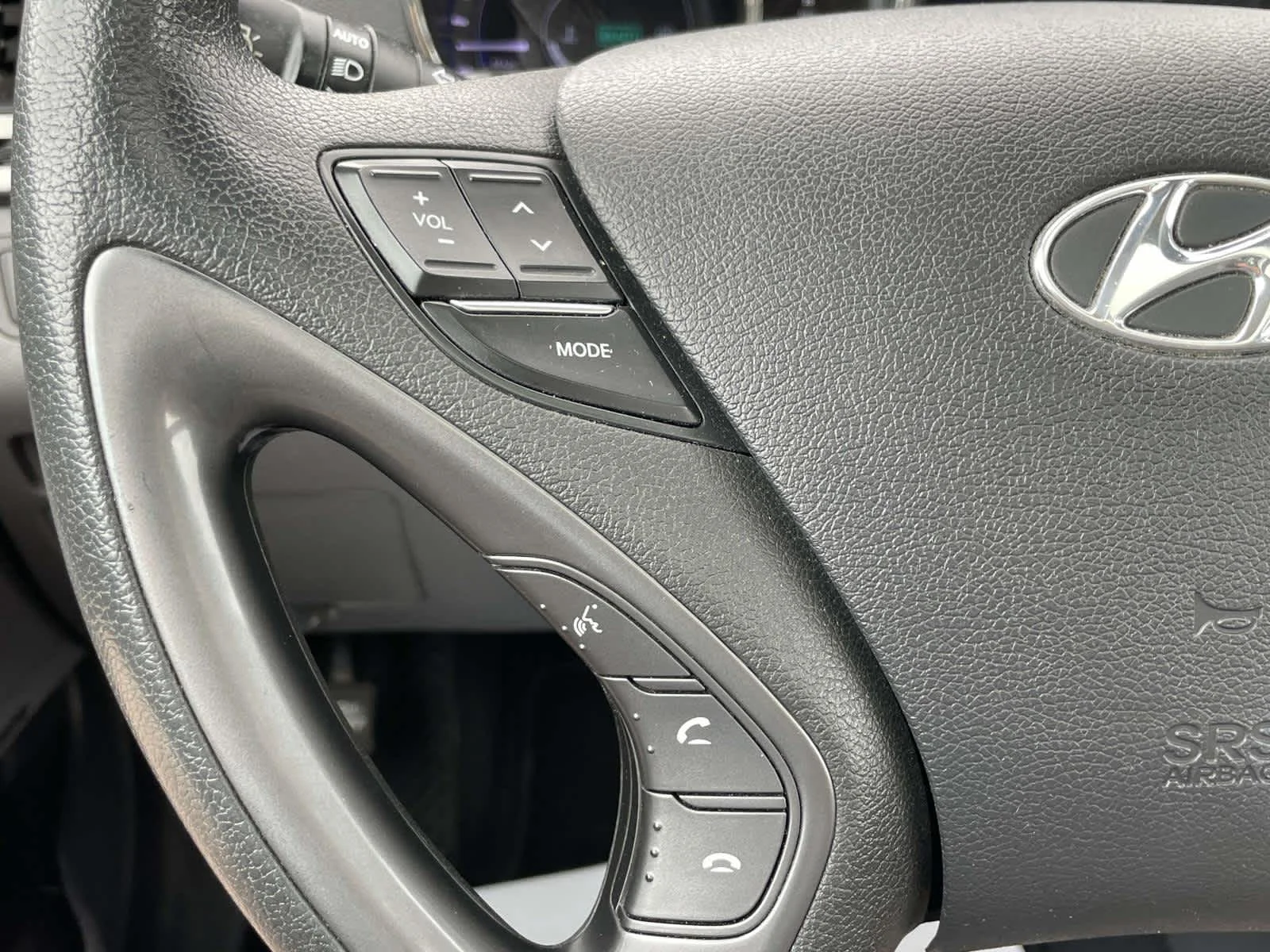 Used 2011 Porcelain White Pearl Hyundai Hybrid image 32