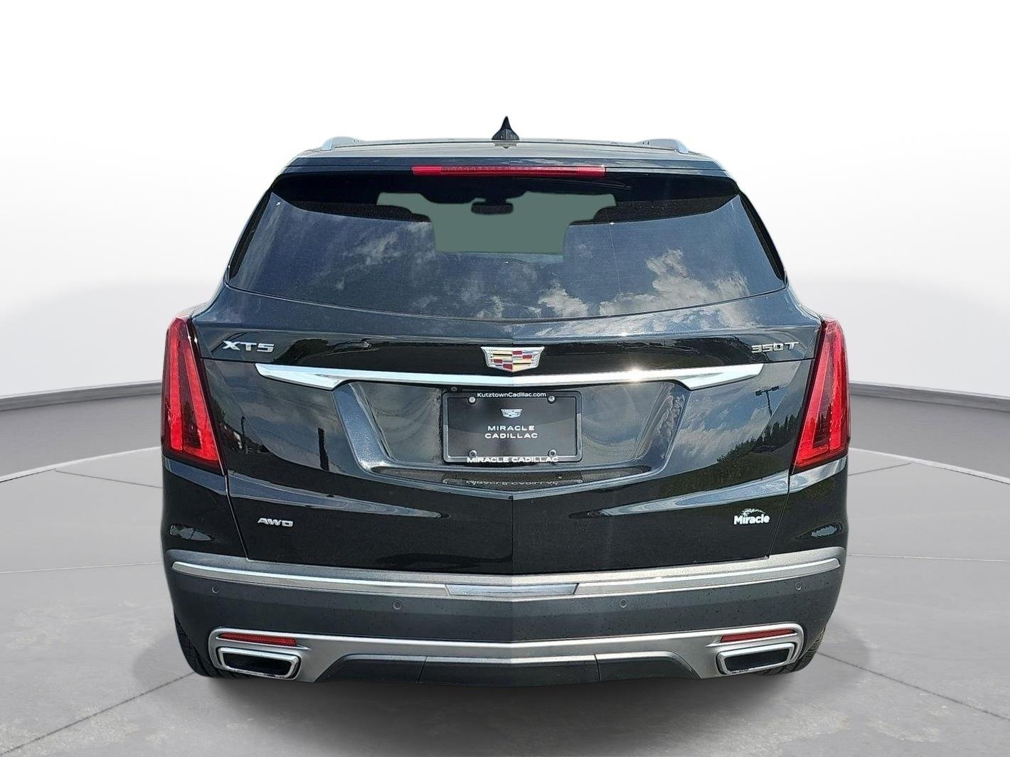 Used 2023 Stellar Black Metallic Cadillac Premium Luxury image 6