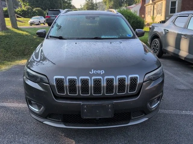 Used 2019 Gray Jeep Limited image 2