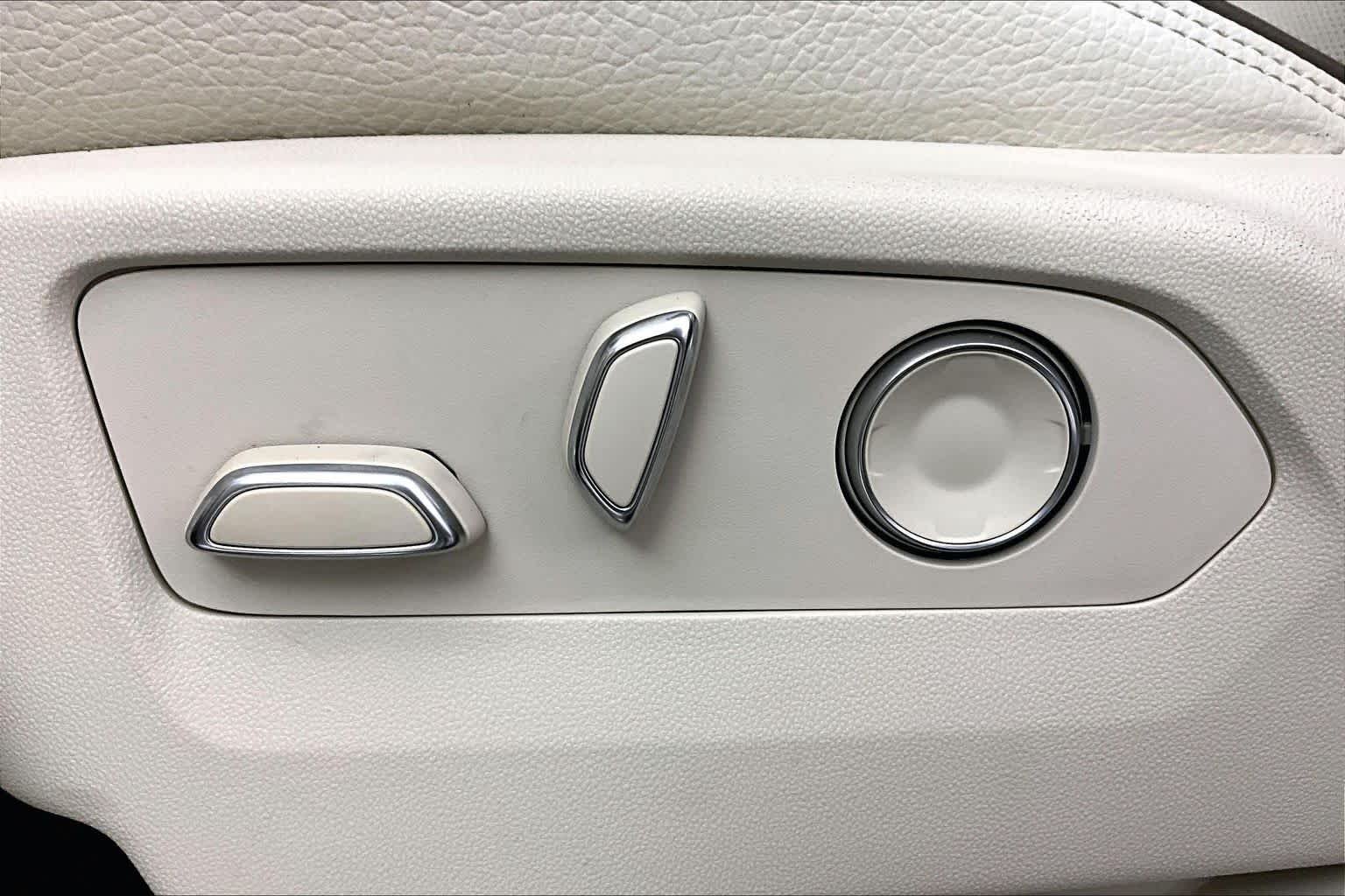 Used 2021 Dark Sky Metallic GMC Denali image 32