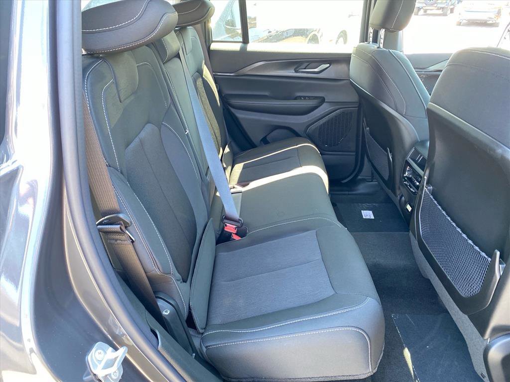 New 2026 Baltic Gray Metallic Clear-Coat Exterior Paint Jeep Laredo X image 17