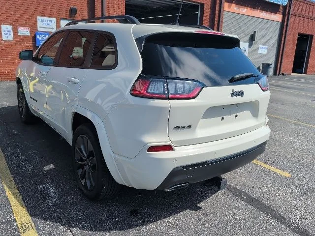 Used 2019 Pearl White Jeep Limited image 11