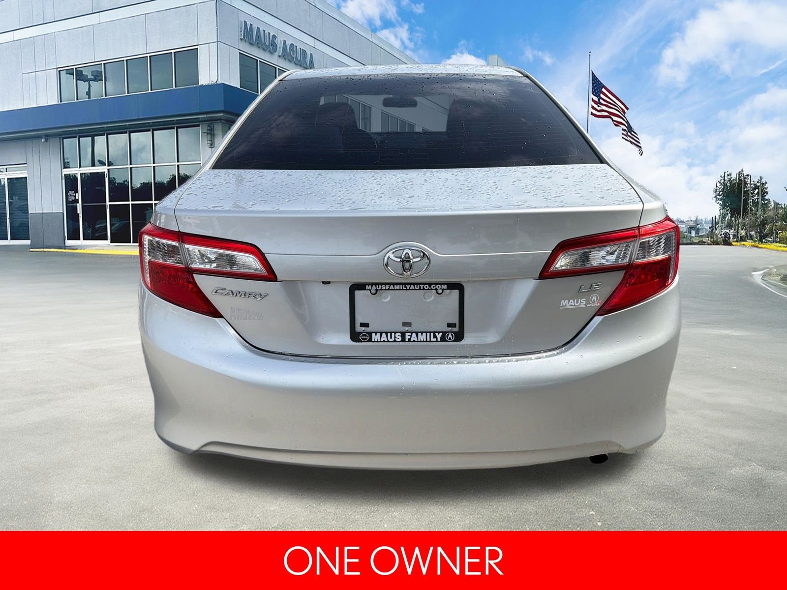 Used 2014 Silver Toyota LE image 5