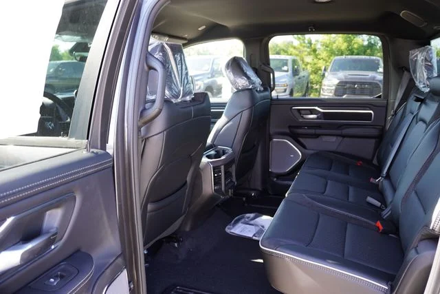 New 2026 Granite Crystal Metallic Clear-Coat Exterior Paint RAM Laramie image 11