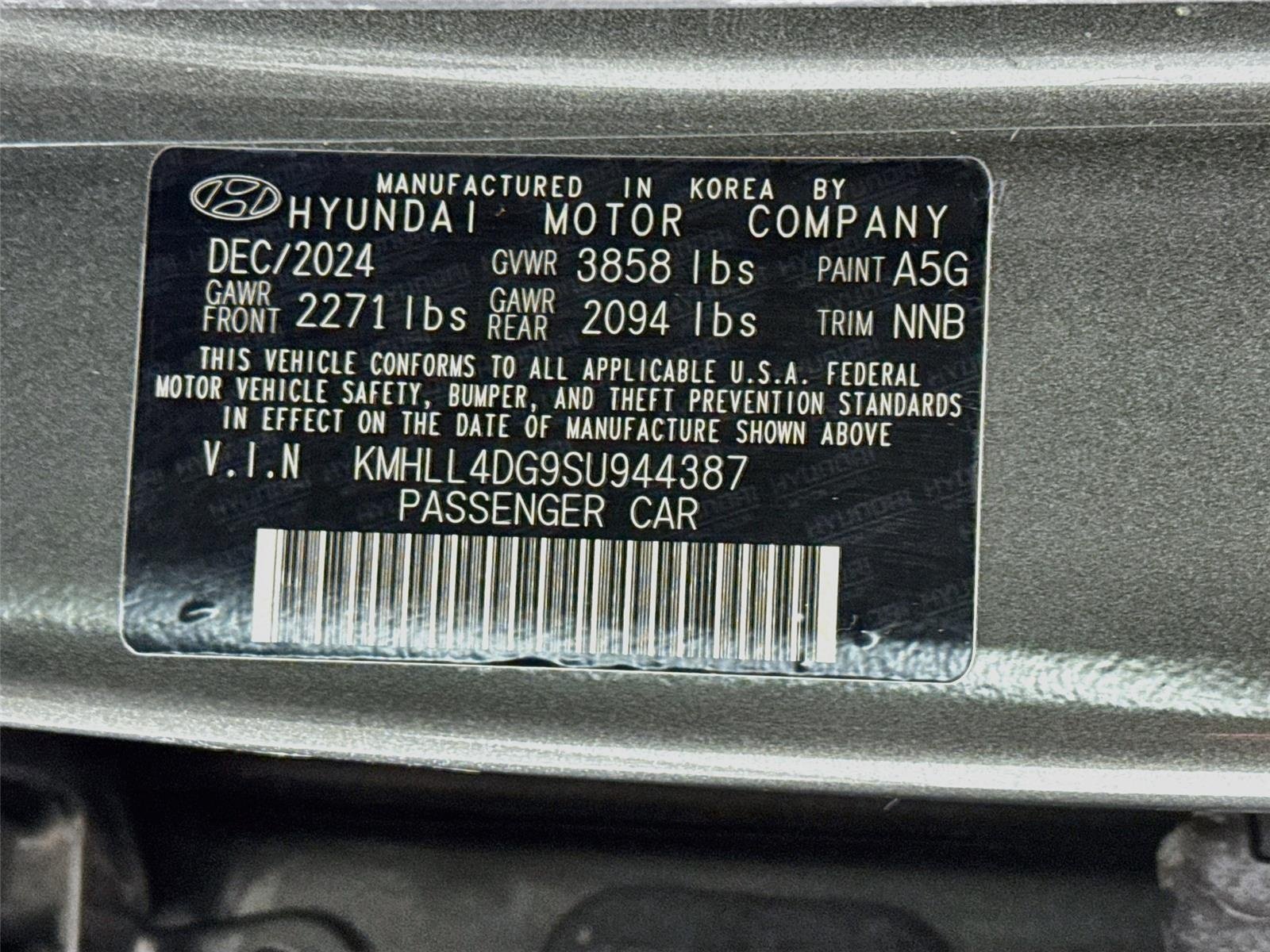 Used 2025 Amazon Gray Hyundai SE image 29