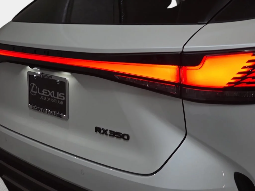 New 2026 Eminent White Pearl Lexus PREMIUM PLUS image 30