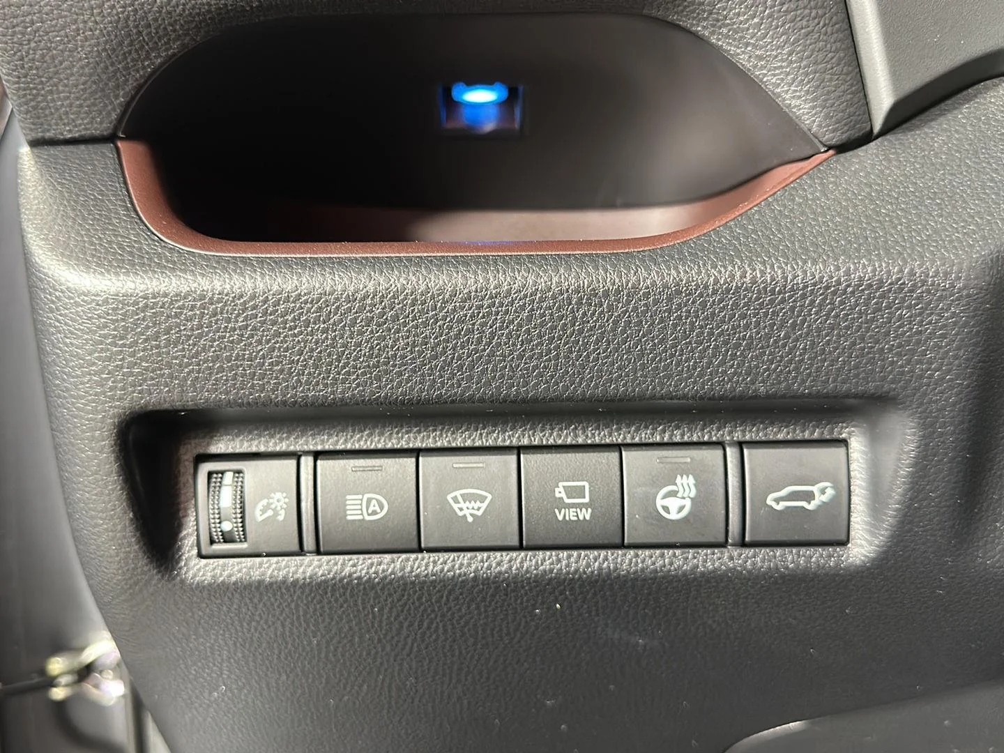 Used 2019 Magnetic Gray Metallic Toyota Limited image 9