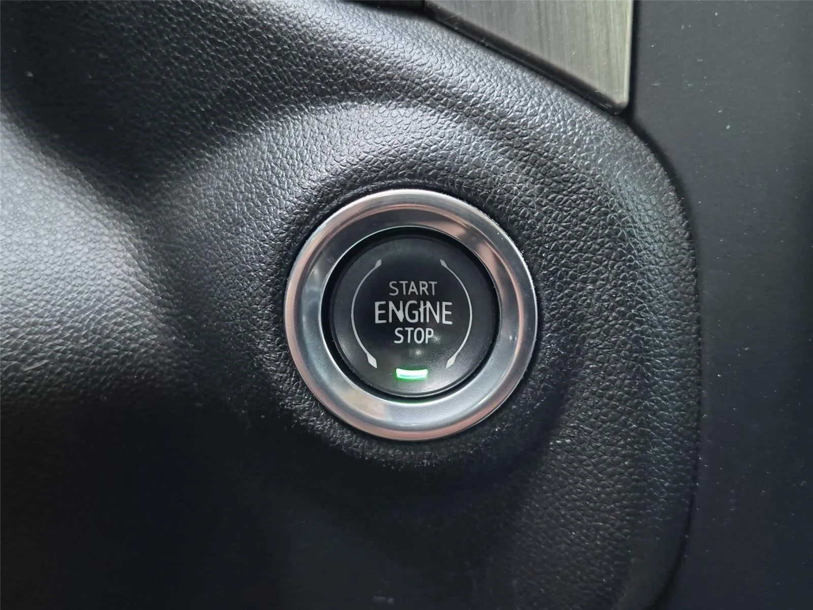 Used 2021 Ebony Twilight Metallic GMC Denali image 31