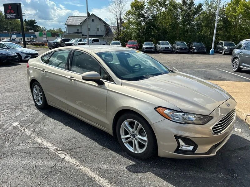 Used 2018 Gold Ford SE image 7
