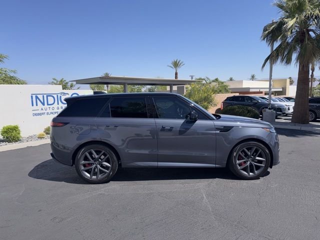 Certified Used 2024 Varesine Blue Metallic Land Rover Dynamic SE image 4