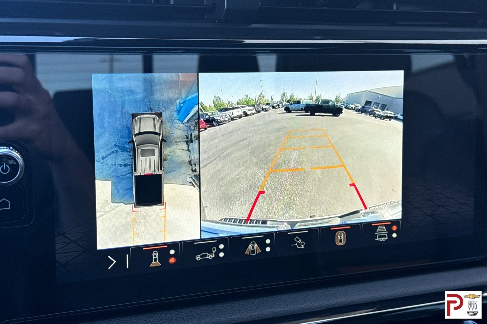 Used 2024 White GMC AT4 image 21