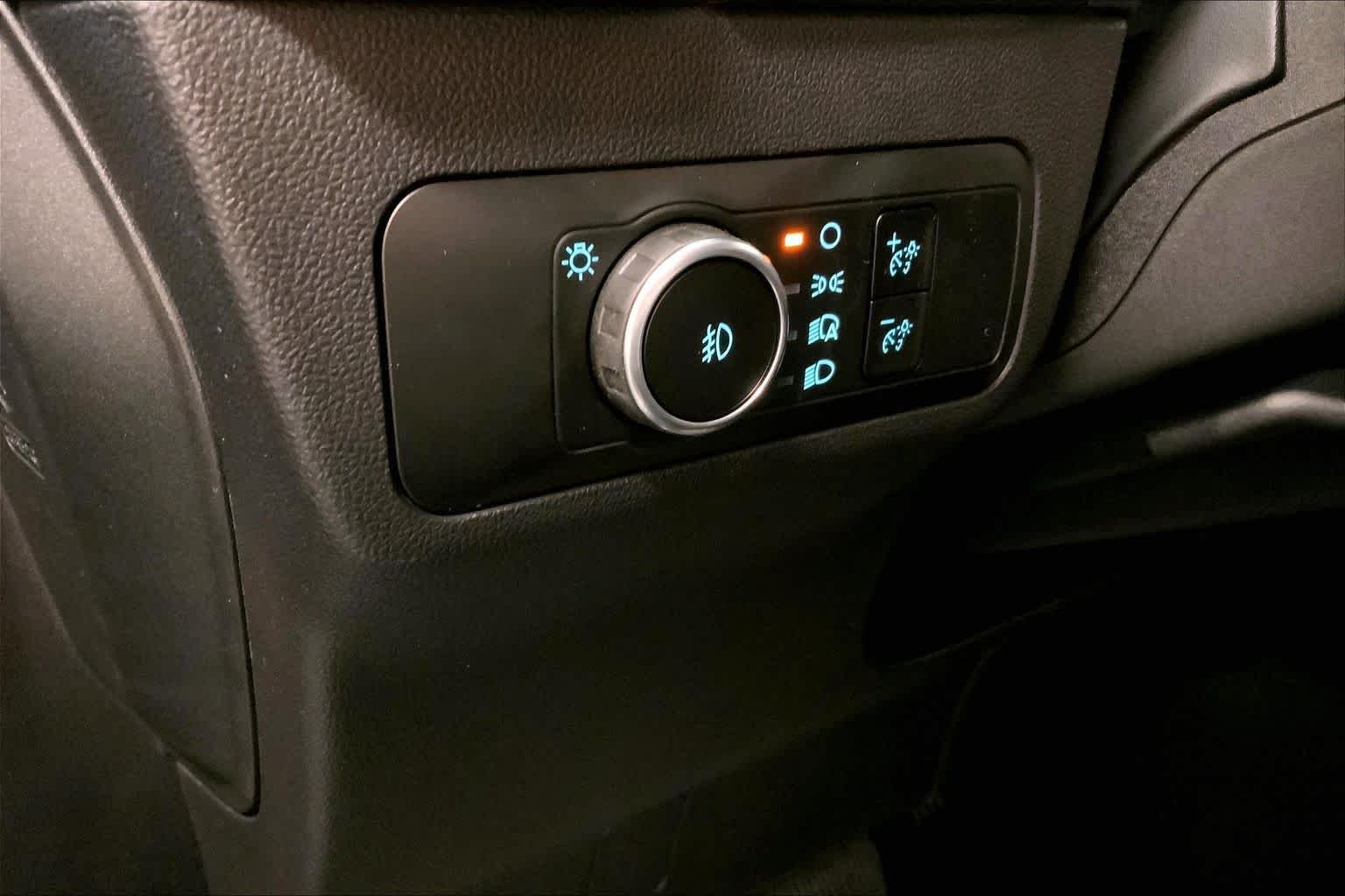 New 2026 Velocity Blue Metallic Ford Outer Banks® image 18