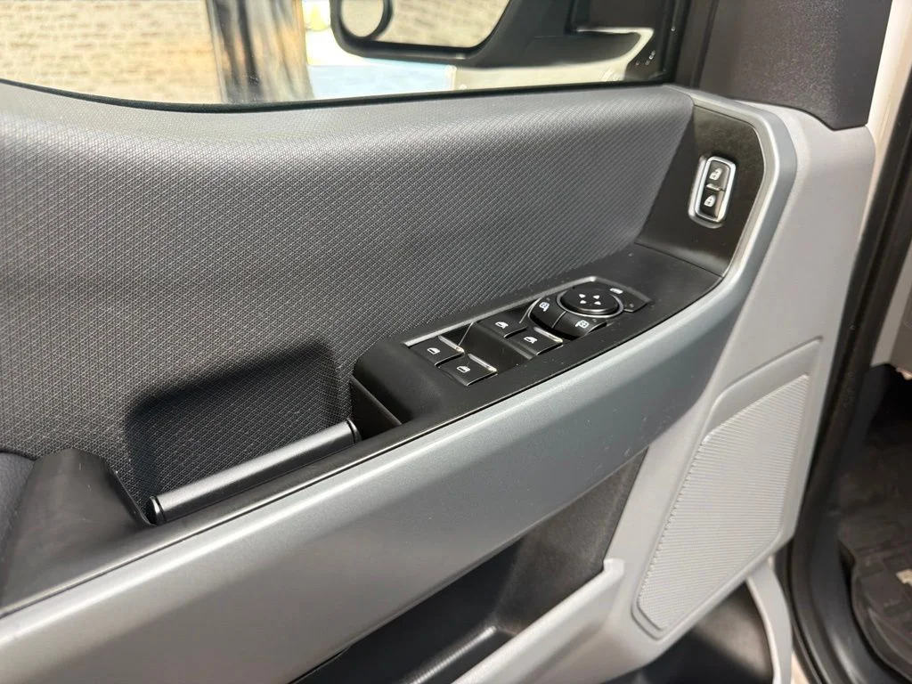 Used 2023 Oxford White Ford XLT image 23