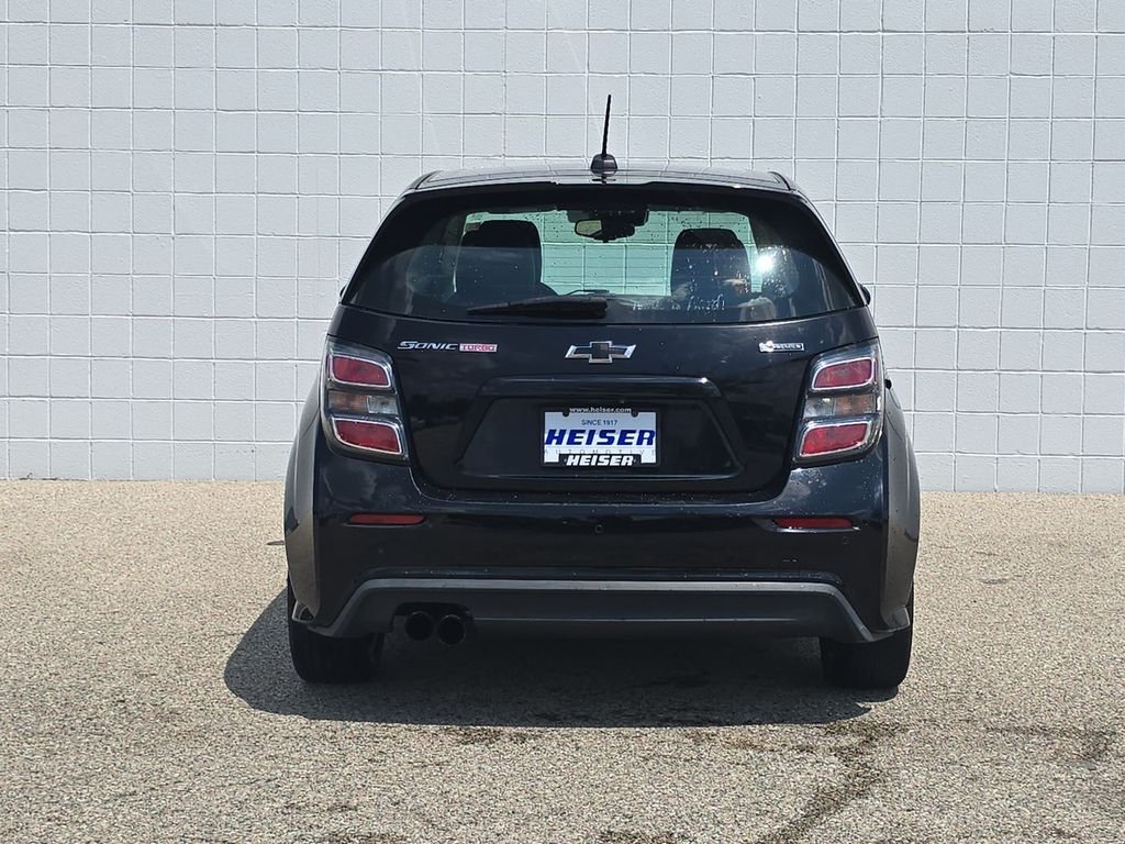 Used 2018 Black Chevrolet Premier image 12