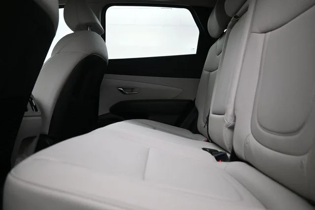 Used 2025 Gray Hyundai SEL Convenience image 11