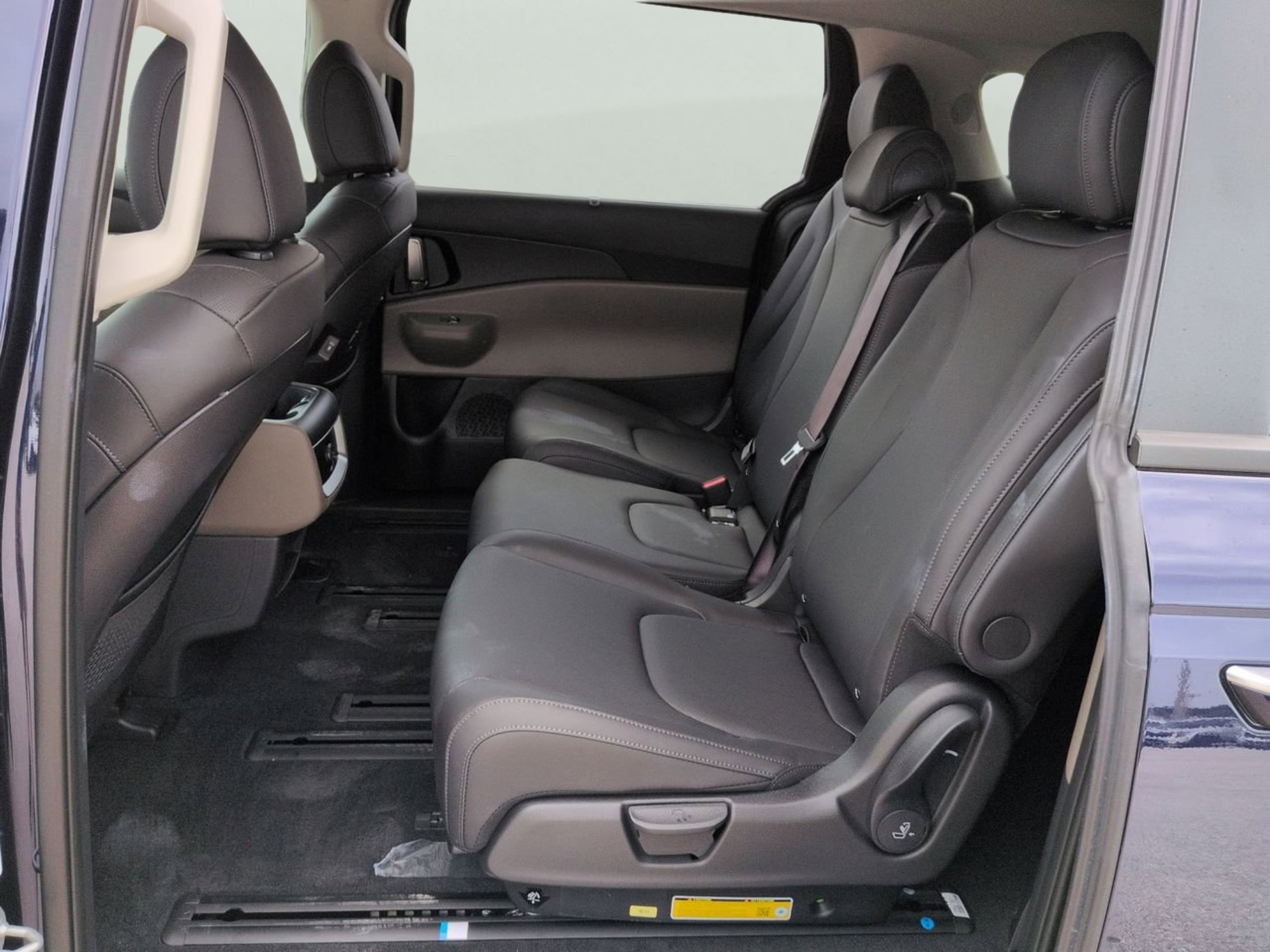 New 2026 Deep Chroma Blue Kia EX image 13