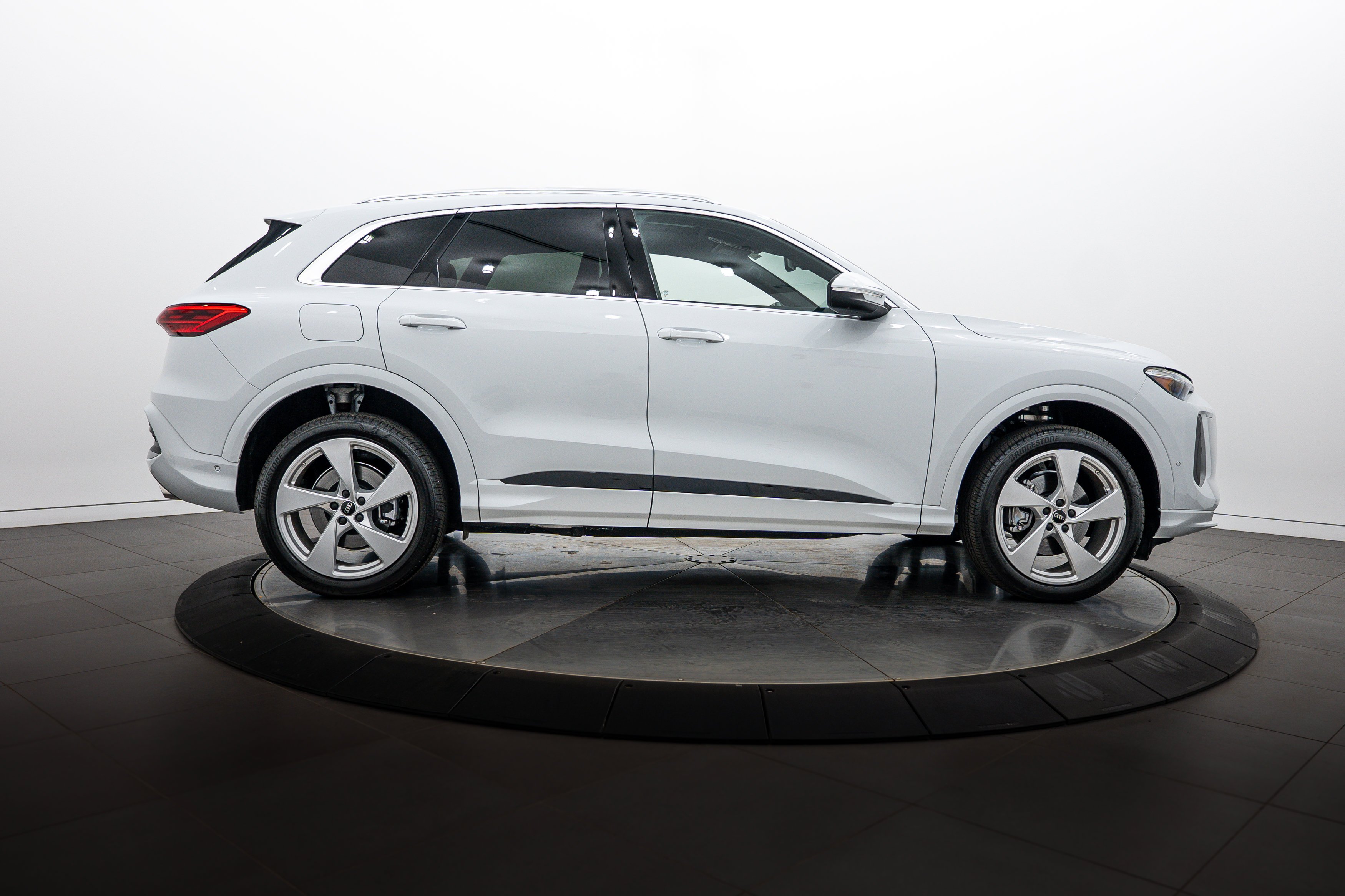 Used 2025 Glacier White Metallic Audi Premium Plus image 3