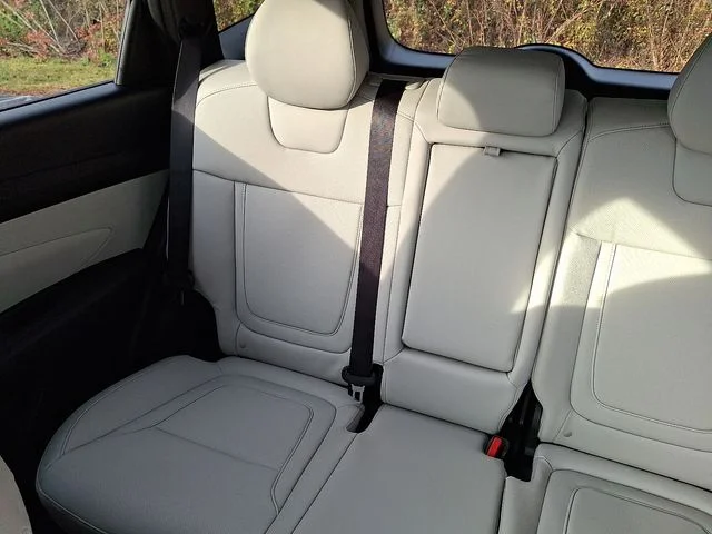New 2025 Black Hyundai SEL Convenience image 12