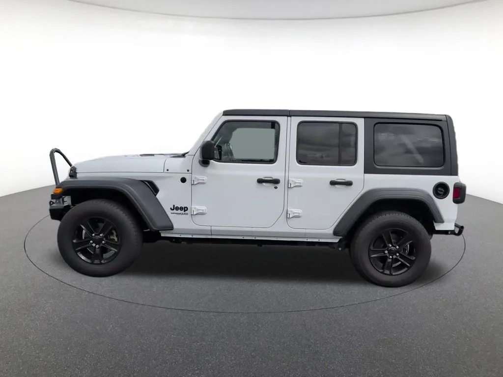 Certified Used 2020 White Jeep Unlimited Sport Altitude image 11
