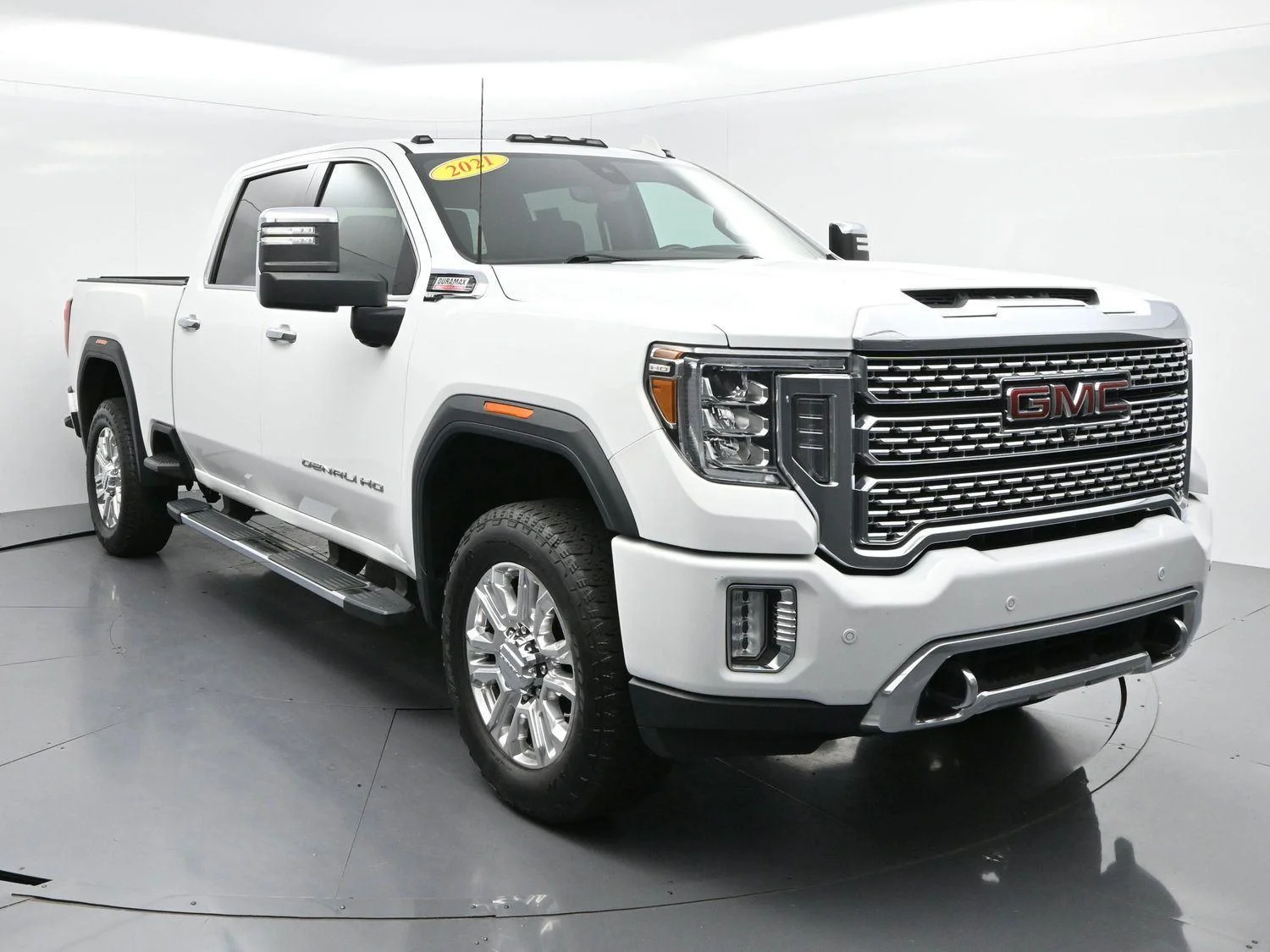 Used 2021 SUMMIT WHITE GMC Denali image 2