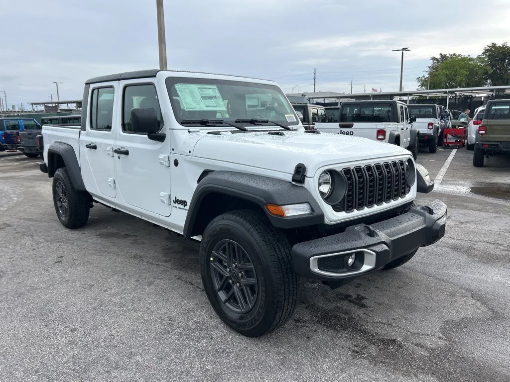 New 2026 Bright White Clear-Coat Exterior Paint Jeep Sport image 2