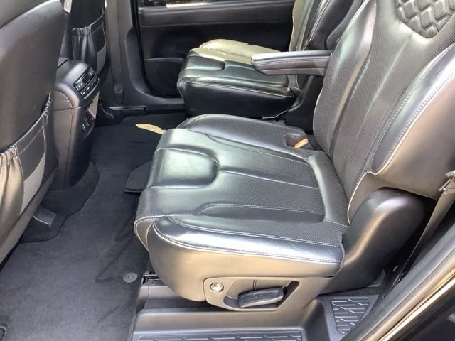 Used 2022 Abyss Black Hyundai Calligraphy image 12