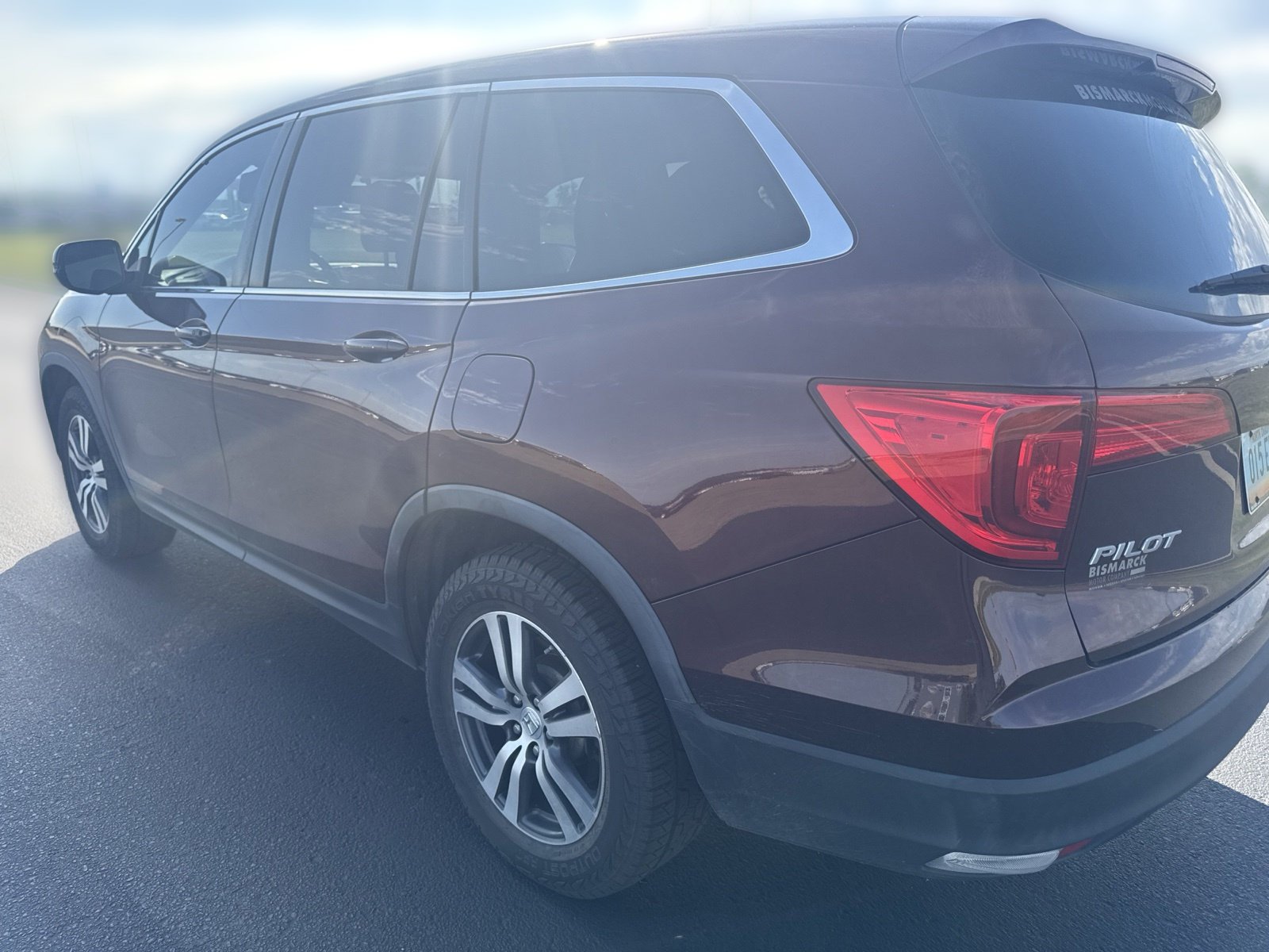 Used 2017 Red Honda EX-L image 4