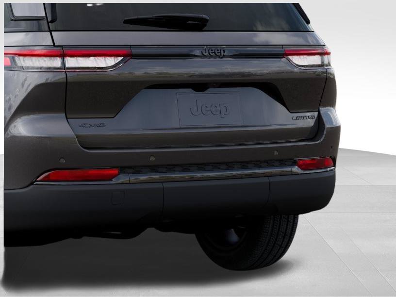 Used 2025 Gray Jeep Limited image 14