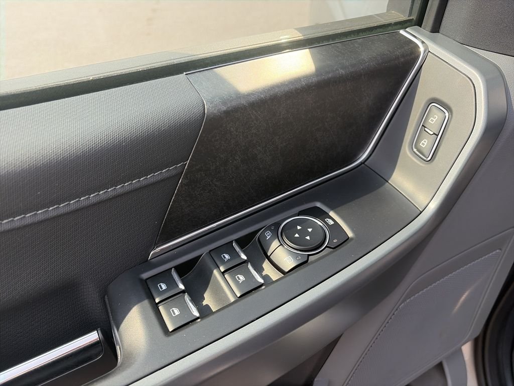 Used 2022 Silver Ford XLT image 19